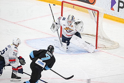 Хоккеисты \"Динамо\" не сумели поразить ворота \"Металлурга\" в домашнем матче
