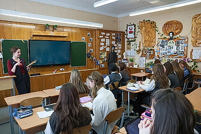 Какие условия созданы для развития и образования детей в Беларуси, рассказал Иванец