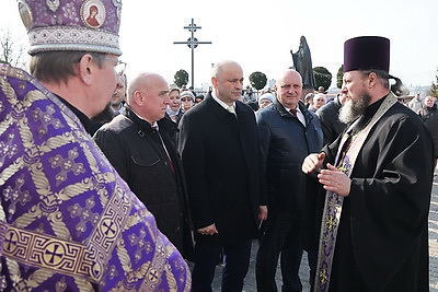 Радостью наполняется сердце. Ковчег с Поясом Пресвятой Богородицы встретили в Витебске