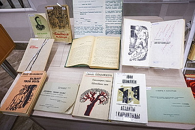 \"Как можно их не читать, это же духовный фундамент\". Современники о творчестве Шамякина и Мележа