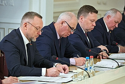 Лукашенко собрал совещание по развитию БНБК