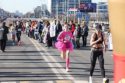\"Заряд эндорфинами и цветы на финише\". \"Красивый забег\" прошел в Минске