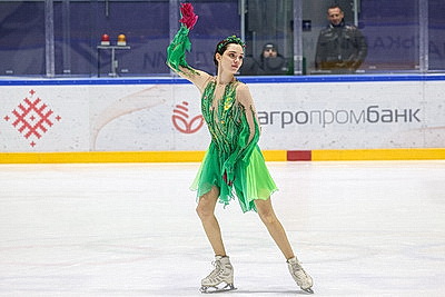 Двукратный серебряный призер Олимпийских игр Евгения Медведева провела мастер-класс для юных спортсменов