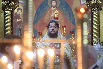 Православные верующие празднуют Крещение Господне