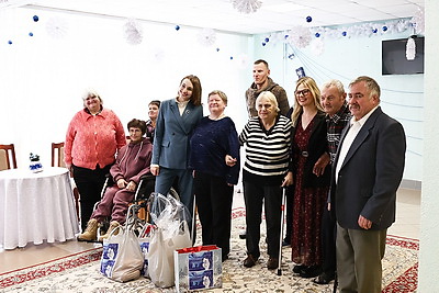 Лучик света для мира в душе. БСЖ устроил праздник для проживающих пансионата в Столбцовском районе