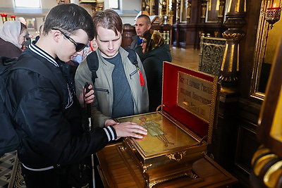 Экскурсию в Свято-Покровский кафедральный собор организовали для незрячих гродненцев