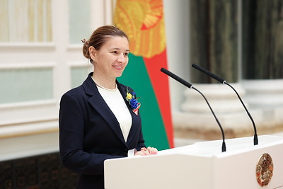 Делегация работников образования стран СНГ посетила с экскурсией Дворец Независимости
