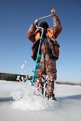 МЧС и ОСВОД проводят рейды на водоемах и предупреждают об опасности тонкого льда