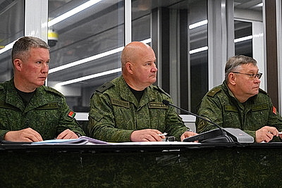 Лукашенко ознакомился с развитием и практическим использованием в войсках систем связи