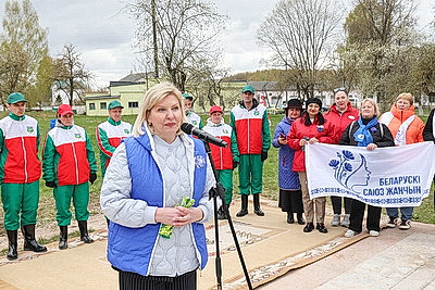 \"Символ мая, Победы, добра и плодородия\". В Беларуси проходит акция \"Яблоневый сад\"