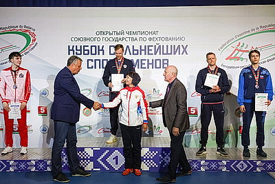 Первые призеры чемпионата Союзного государства по фехтованию определились в Минске