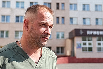 Пострадавших после атаки дрона на белорусский автобус в Брянской области доставили в больницу Гомеля