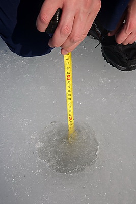 МЧС и ОСВОД проводят рейды на водоемах и предупреждают об опасности тонкого льда