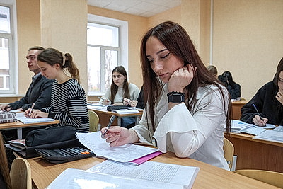 \"Не просто рядом, а вместе\": Могилевскому экономическому промышленно-технологическому колледжу - 95 лет