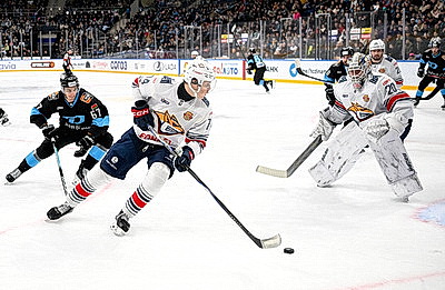 Хоккеисты \"Динамо\" не сумели поразить ворота \"Металлурга\" в домашнем матче