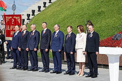 Символ мужества и гордости народа. Торжества по случаю Дня Независимости проходят на Кургане Славы