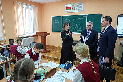 Какие условия созданы для развития и образования детей в Беларуси, рассказал Иванец
