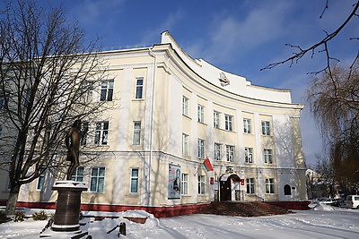 Бумажные кружева. Мастера из Молодечно хранят традиции белорусской вытинанки с уникальным почерком