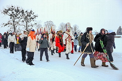 Деревня, где каждый мечтает стать \"царем\". Как в Семежево сохраняют уникальный обряд