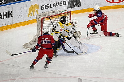 Восемь команд из четырех стран: хоккейный турнир \"В основании будущего\" стартовал в Минске