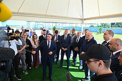 Лукашенко посетил хозяйство, где разводят красную породу коров