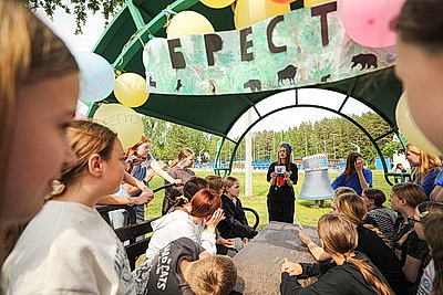 Море эмоций и новые друзья. Как минские школьники проводят первые дни в летнем лагере \"Энергетик\"