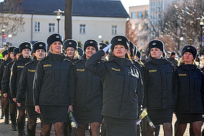 Гродненские милиционеры прошли торжественным маршем по центру города
