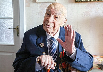Накануне Дня Победы поздравили участника ВОВ Александра Когана из Витебска