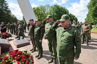 Выставка военной техники в Лиде у Кургана Бессмертия пополнилась новыми образцами