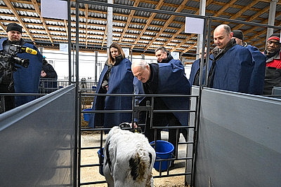 Лукашенко посетил МТК в Логойском районе