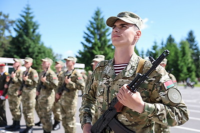 Около 10 тыс. новобранцев приняли военную присягу в Вооруженных Силах Беларуси