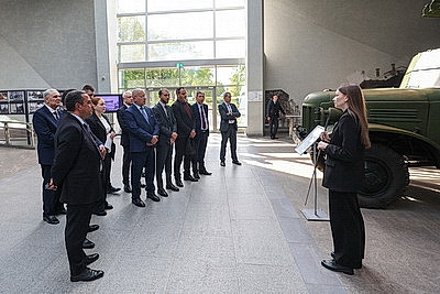 Парламентская делегация Алжира посетила музей истории ВОВ