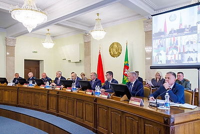 Разговор о конкретных задачах. Сергеенко оценил ситуацию в АПК Витебской области