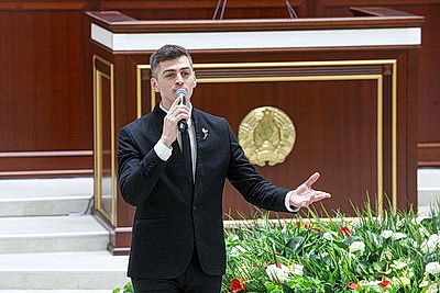 Диалог о будущем сердца страны. В Овальном зале собрались женщины, которые хотят сделать жизнь на селе ярче и комфортнее