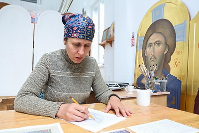 \"Каждая икона становится этапом жизни\". Иконописец Лариса Нежборт