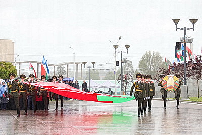 Торжественно и ярко. Церемония чествования государственных символов прошла в Минске
