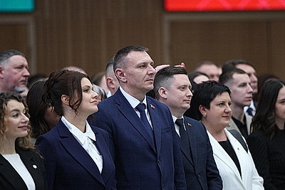 Лукашенко вручил символы Государственного знака качества