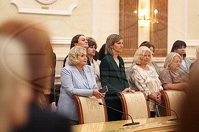 \"Как открыты двери дворца, так и власть открыта для людей\". Какие смыслы уловили гостьи Дворца Независимости