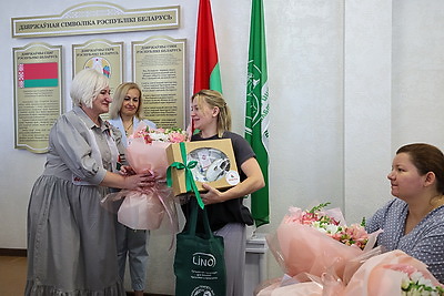 В Беларуси поздравили мам, родивших в День Независимости