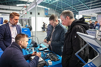 От огнезащитных материалов до роботов. В Минске представили передовые технологии в промышленности