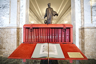 Представители предприятий-резидентов и сотрудники администрации СЭЗ \"Минск\" посетили Дворец Независимости