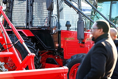 Парламентская делегация Зимбабве посетила РНПЦ \"Мать и дитя\" и МТЗ