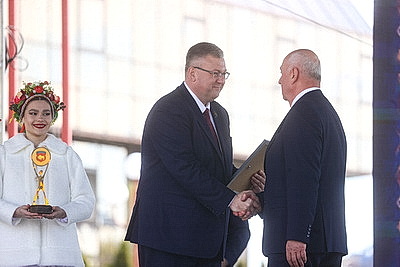 Барановичи, Ивановский и Березовский районы занесены на областную Доску почета