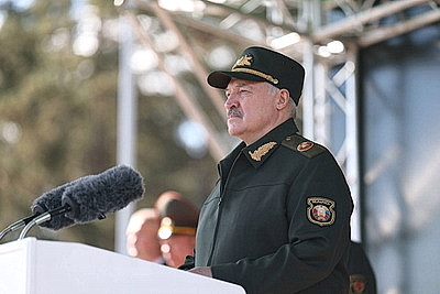 Лукашенко принял участие в церемонии приведения к военной присяге в Борисовском районе