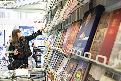 Фольклорные танцы и книги о подвигах. Презентация Армении и Молдовы прошла на Минской книжной выставке-ярмарке