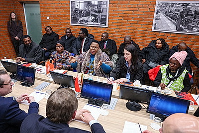 Парламентская делегация Зимбабве посетила РНПЦ \"Мать и дитя\" и МТЗ