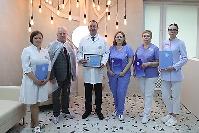 Новый аппарат ИВЛ передали в РНПЦ \"Мать и дитя\"