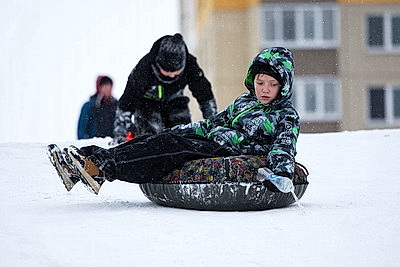 В Минске оборудованы снежные горки для зимних забав