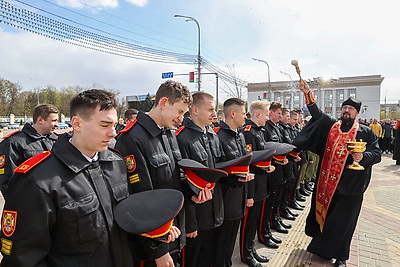 Торжественная отправка новобранцев на срочную военную службу прошла в Минске и регионах Беларуси