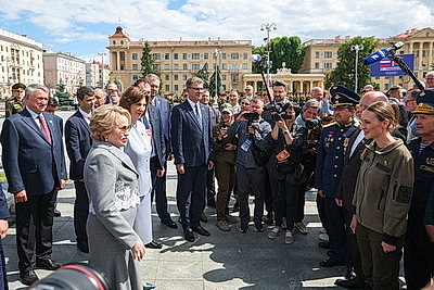 Автопробег \"Города-герои - города Героев\" по территории Беларуси стартовал от площади Победы в Минске